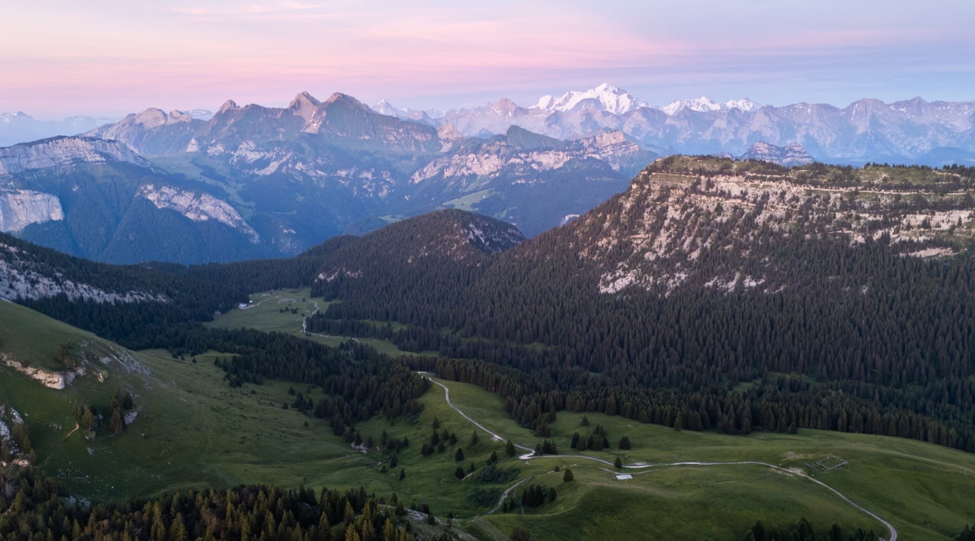 la chaine du mont blanc depuis les aravis