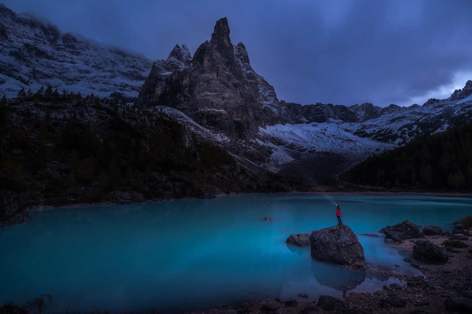 crépuscule sur le lago di sorapis