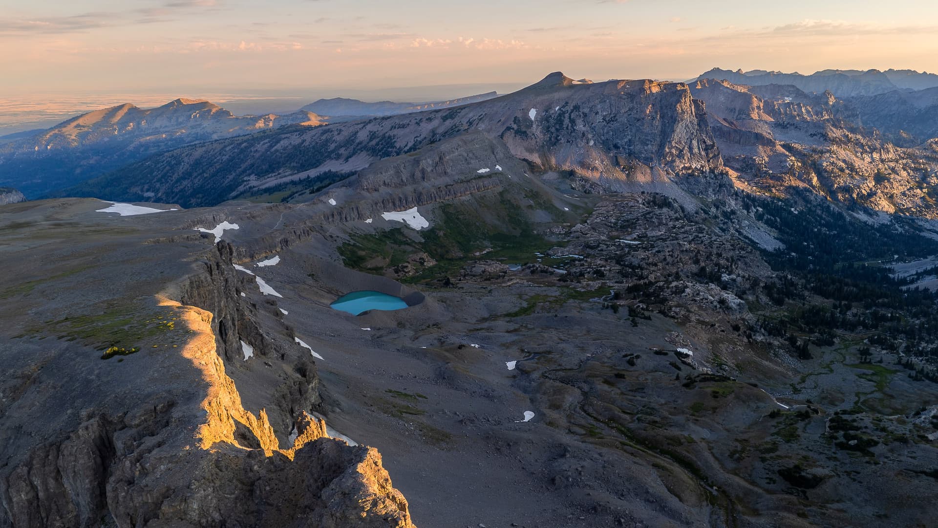 Approaching Hurricane Pass