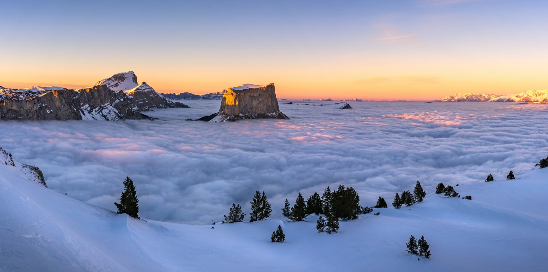les seigneurs du vercors émergent des nuages