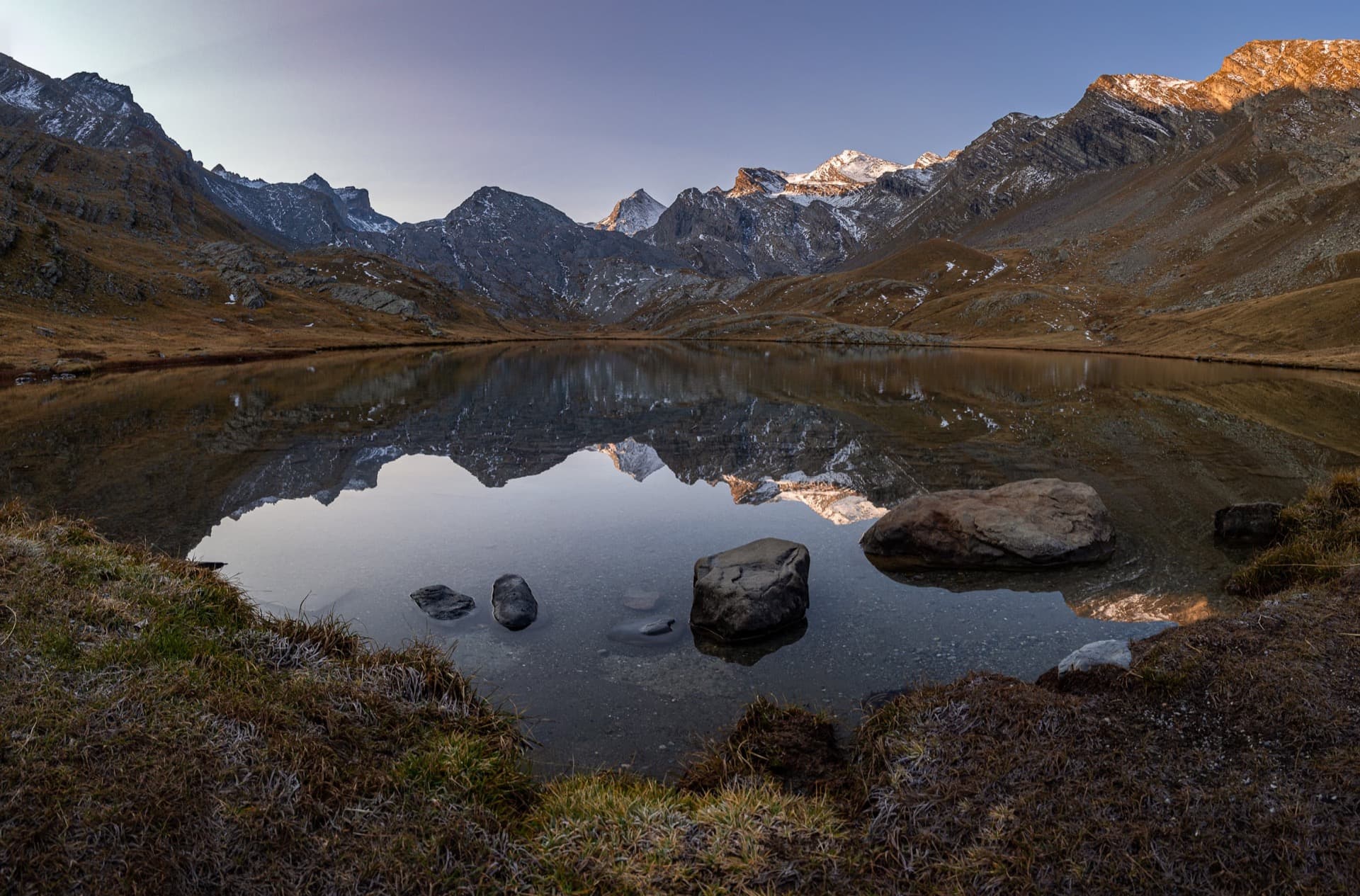 reflet sur le lac du lauzanier