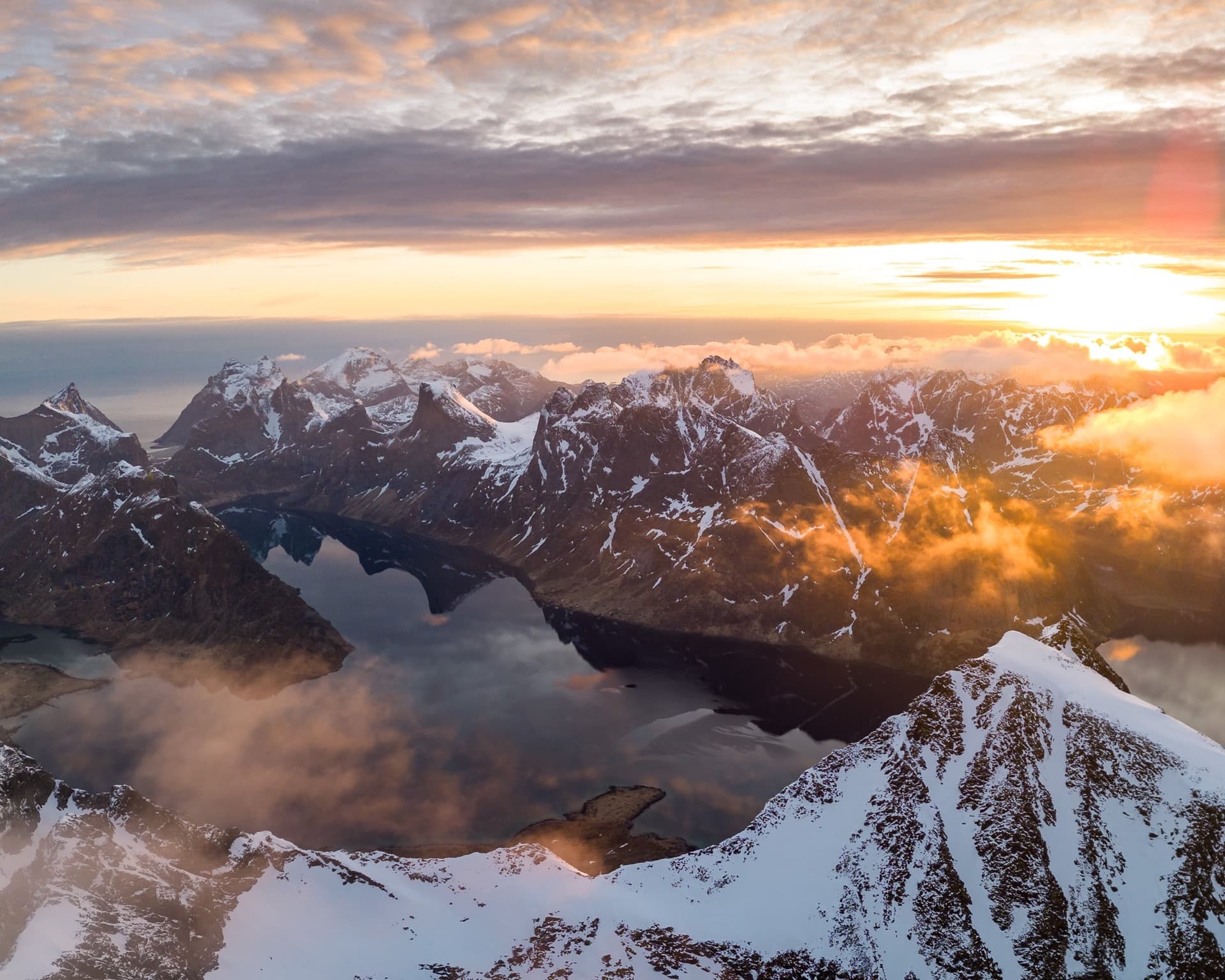 reinebringen au coucher de soleil