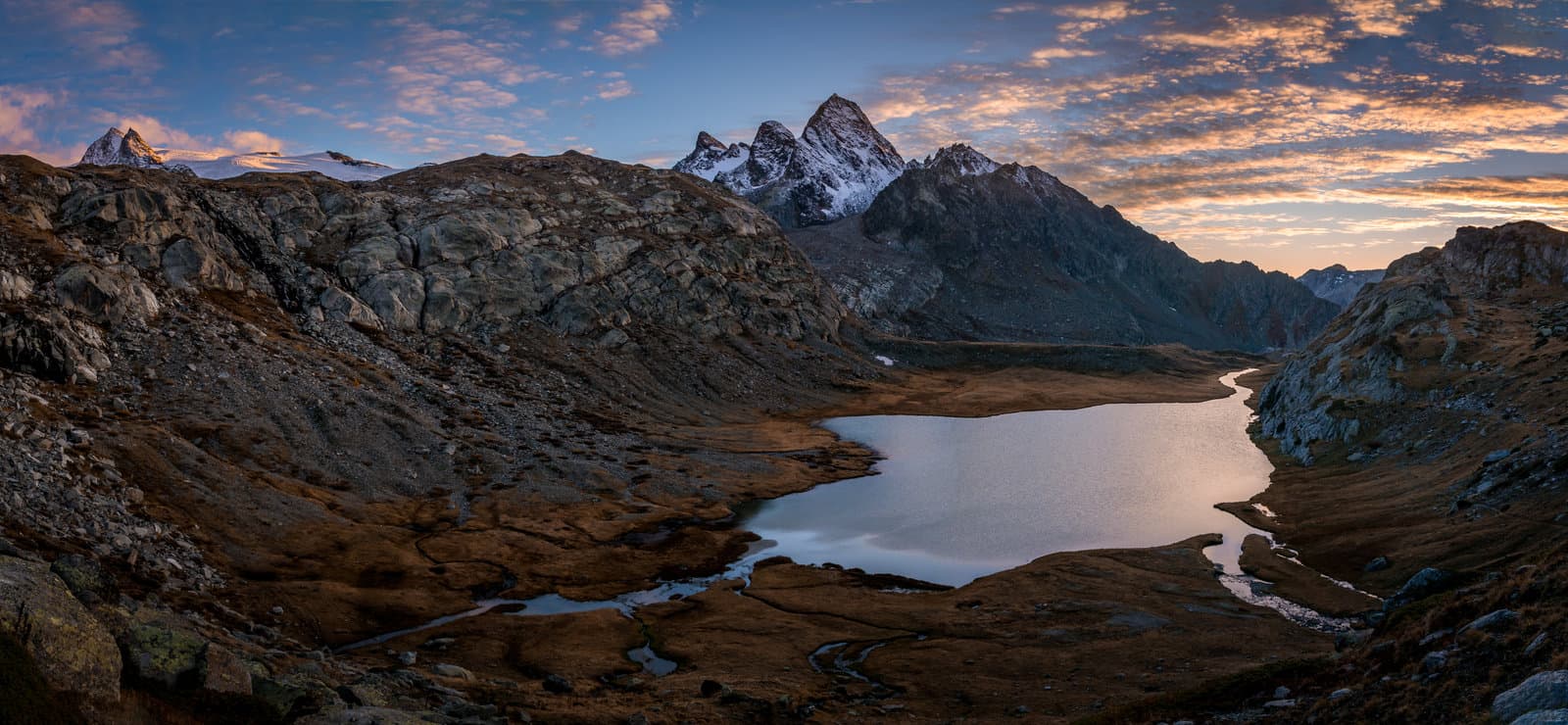 Le lac du Ruitor au coucher du soleil