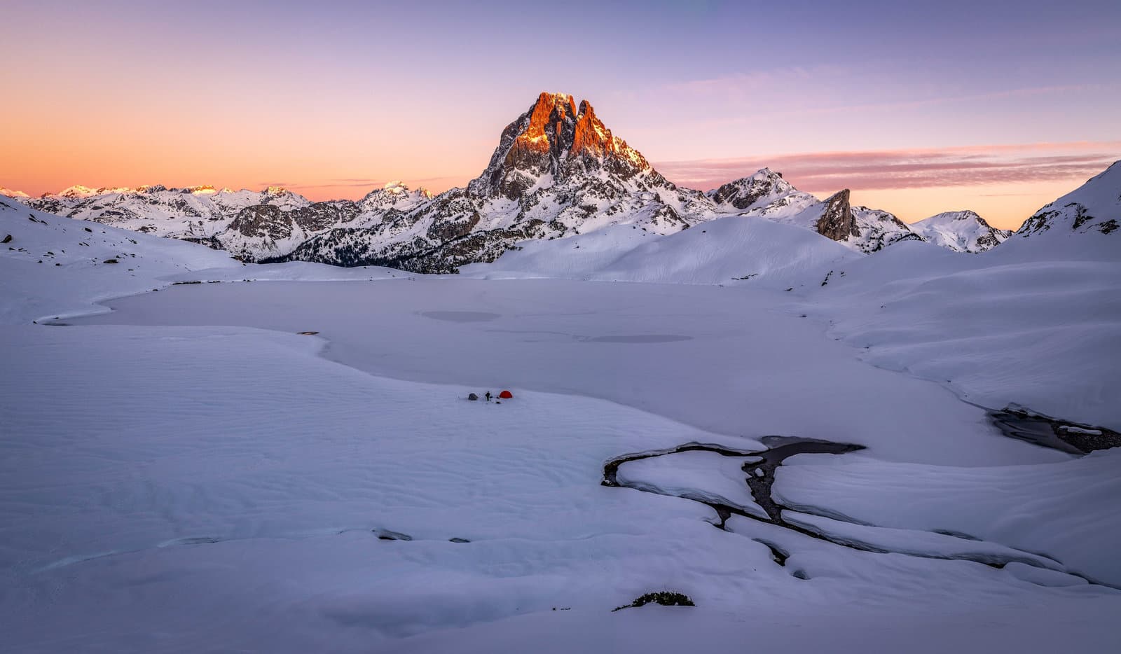 Lever de soleil sur le Pic du Midi d'Ossau