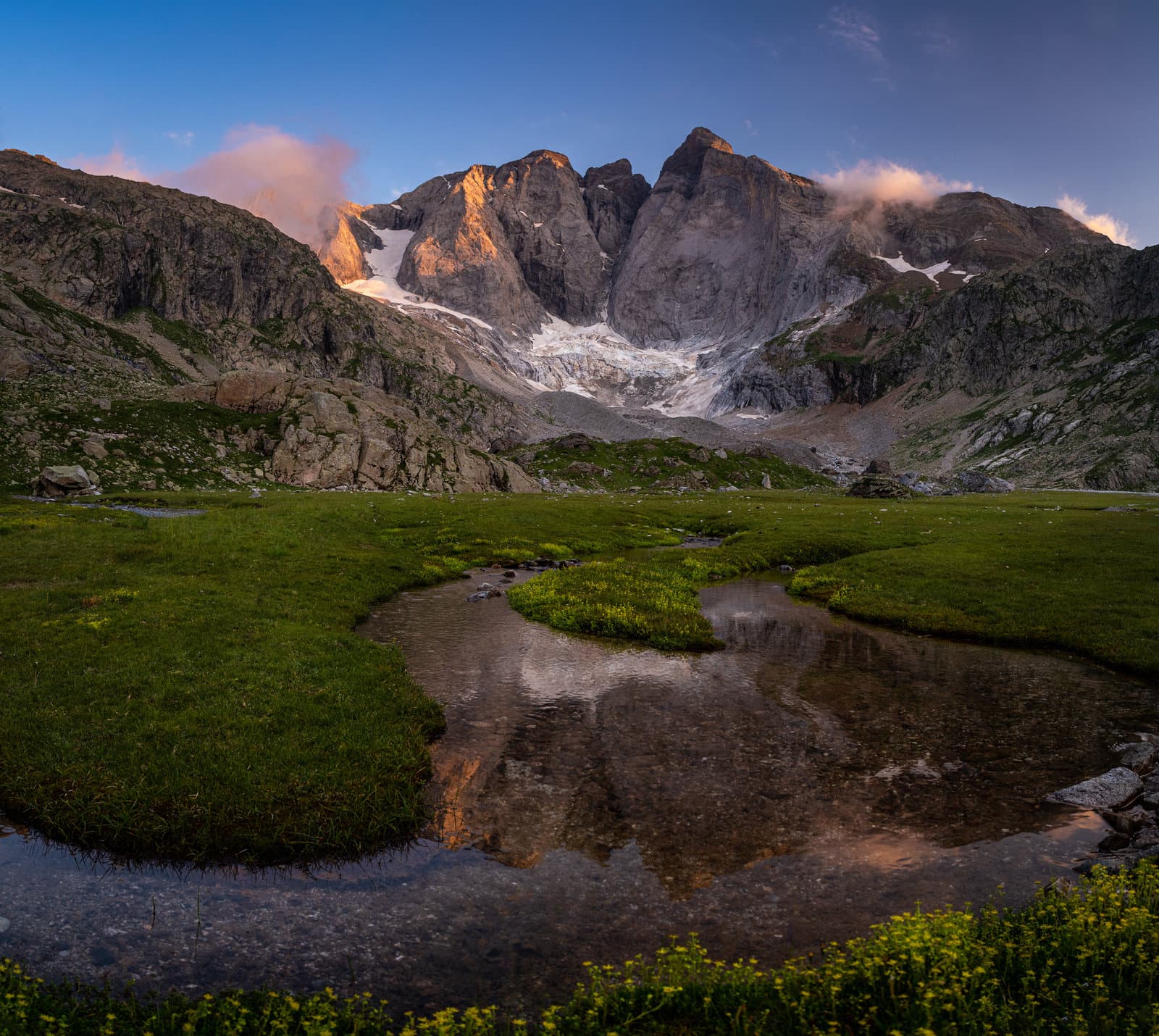 Le Vignemale et la Gave des Oulettes de Gaube
