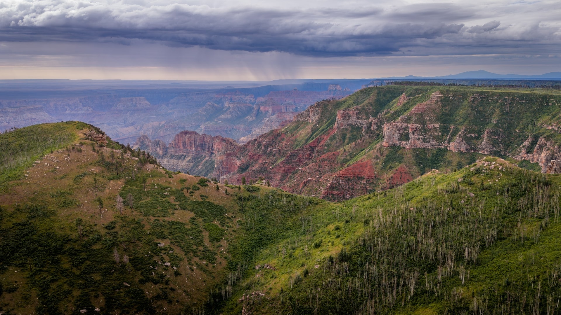 Une nuit ventée aux portes du parc — Parc National de Grand Canyon, Arizona