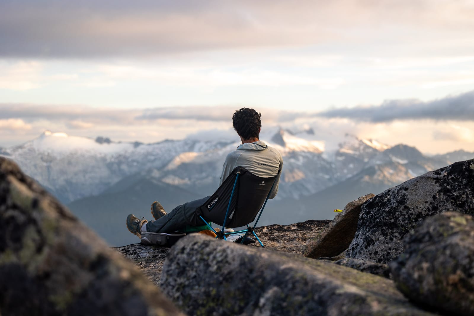 Romain bien installé — Parc National de North Cascades, Washington