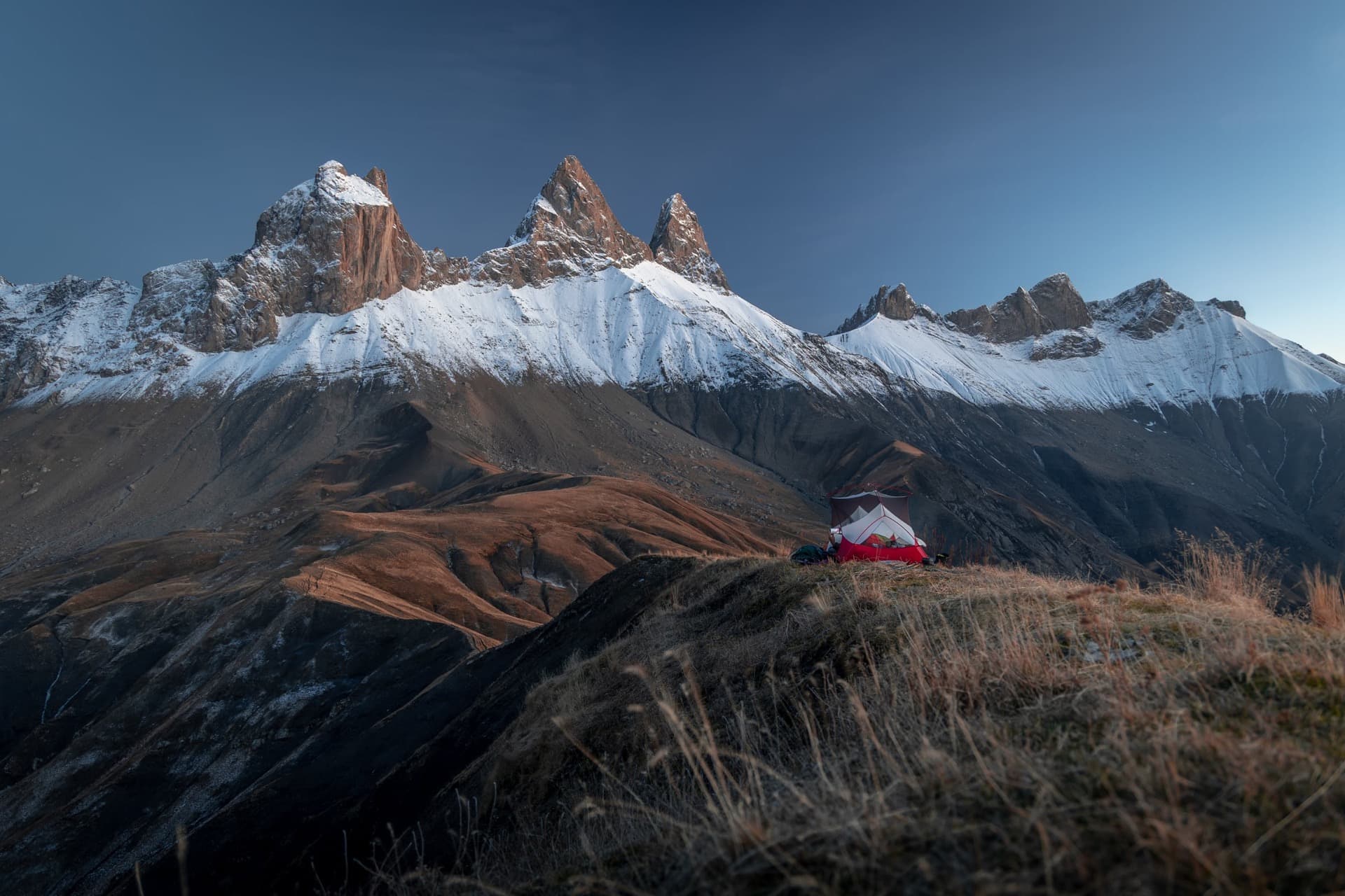 Bivouac face aux aiguilles d'arves