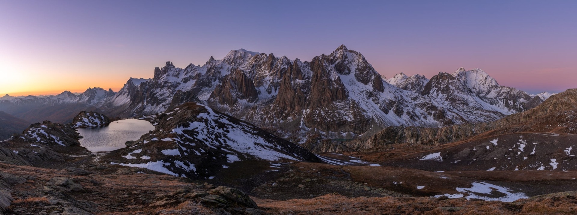 Panorama sur les cerces au crépuscule
