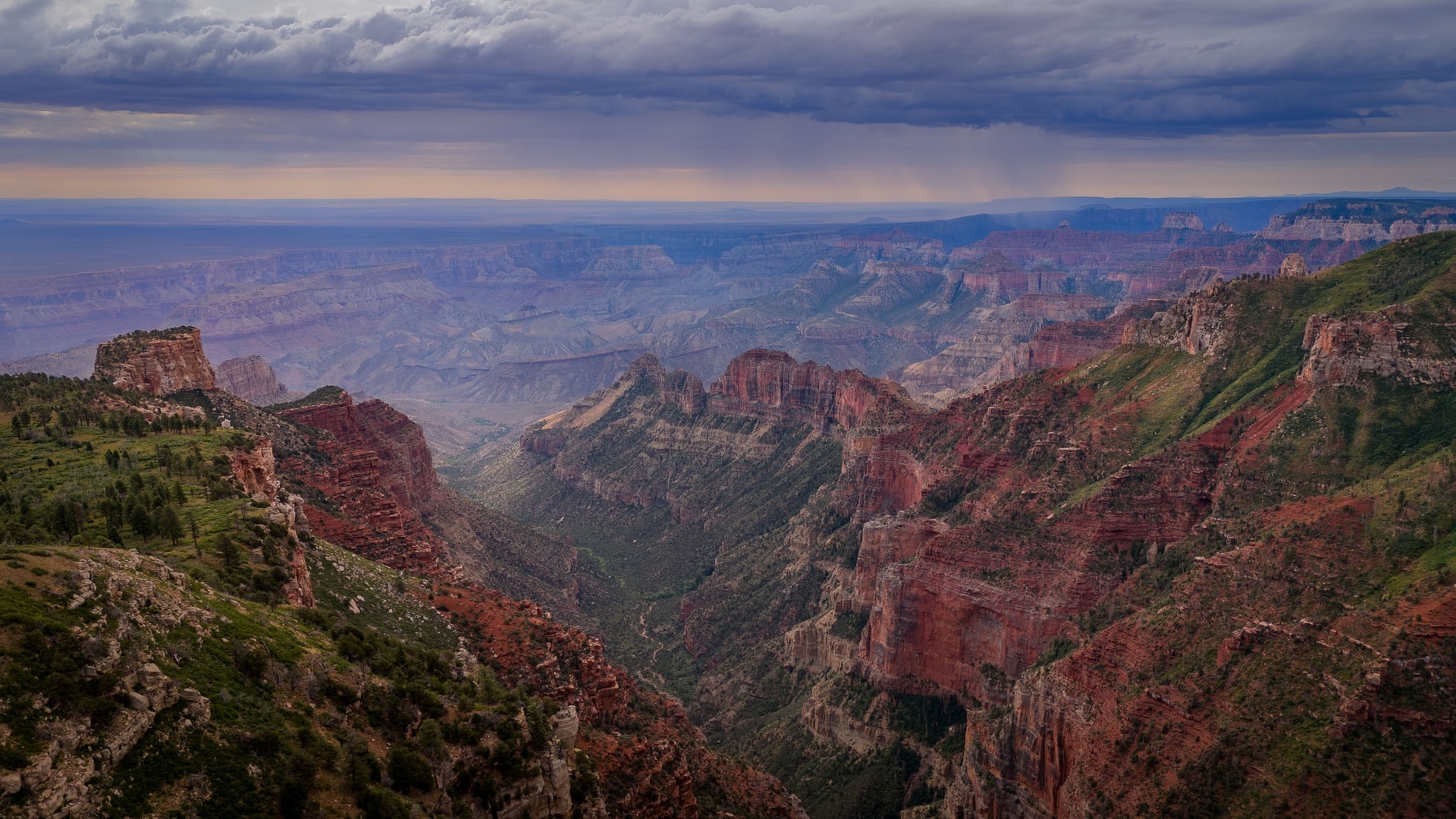Une nuit ventée aux portes du parc — Parc National de Grand Canyon, Arizona