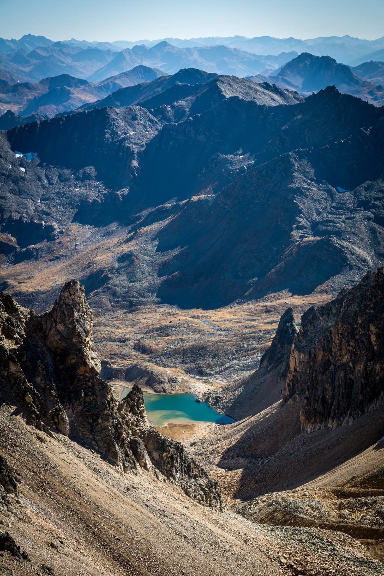 Le lac Blanc entre les aiguilles