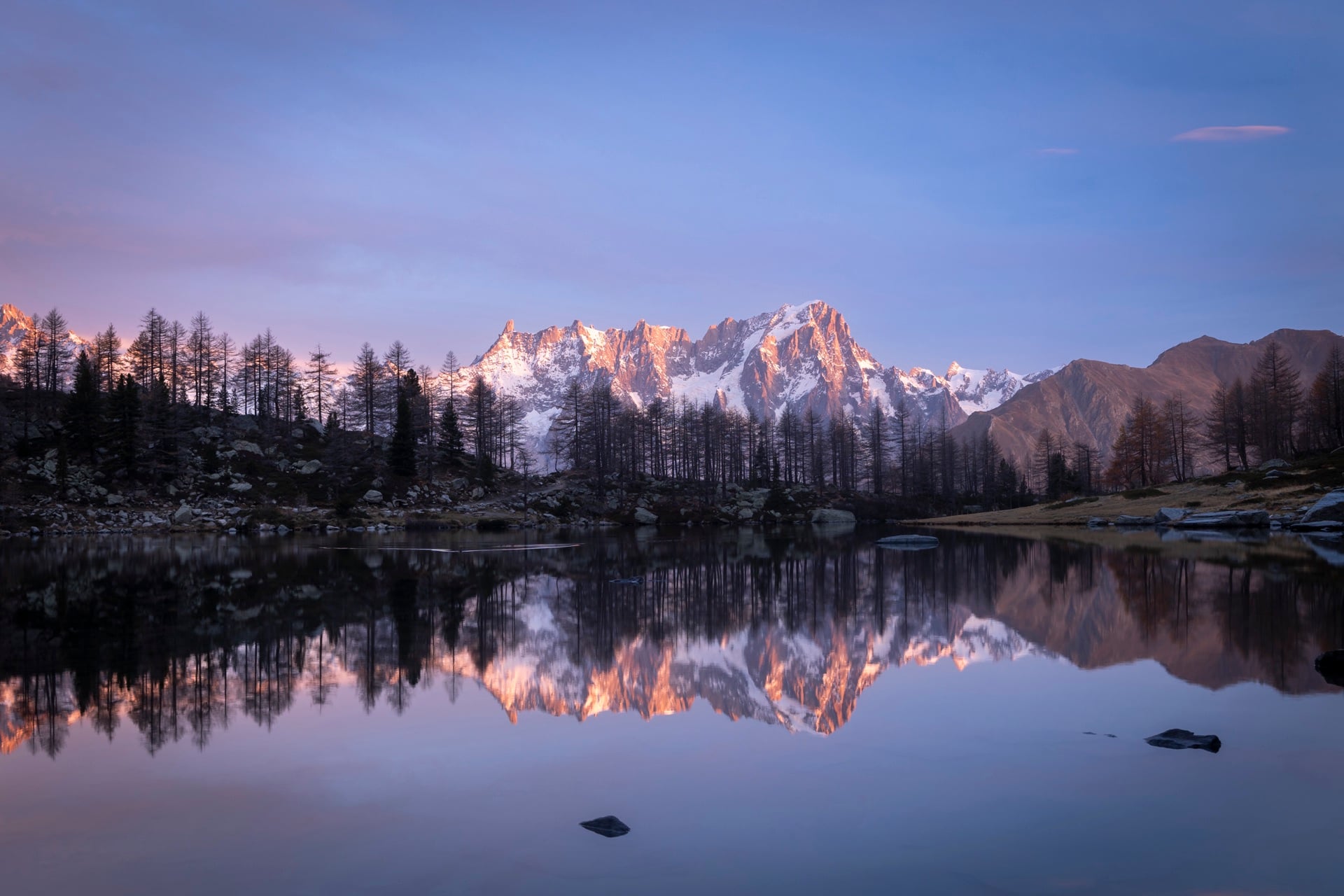 Les jorasses se reflètent — Mont Blanc