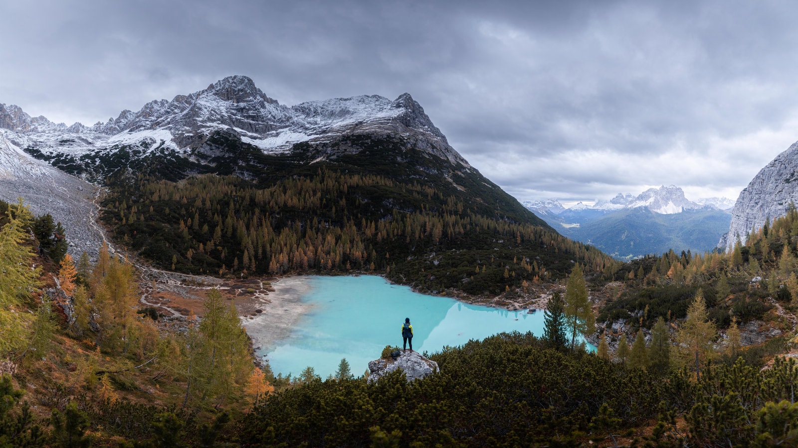 Panorama over Lago di Sorapis — Dolomites
