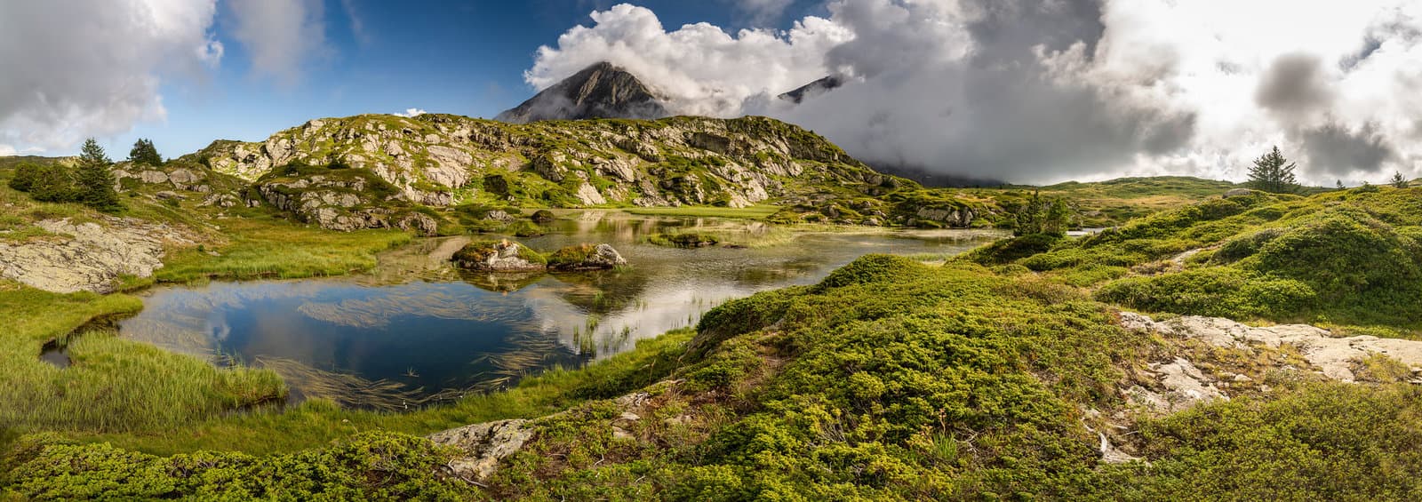 Panorama over Lac Canard