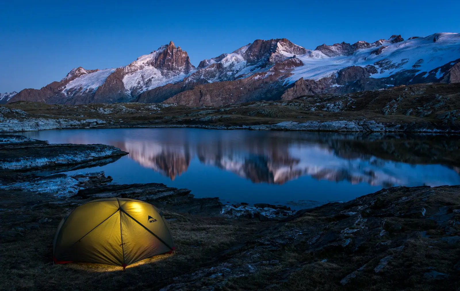 Bivouac face à la Meije sur le plateau d'Emparis - Écrins