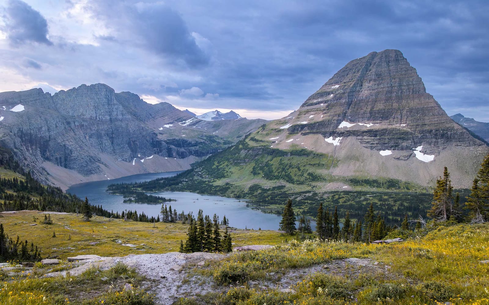 The famous view over Hidden Lake